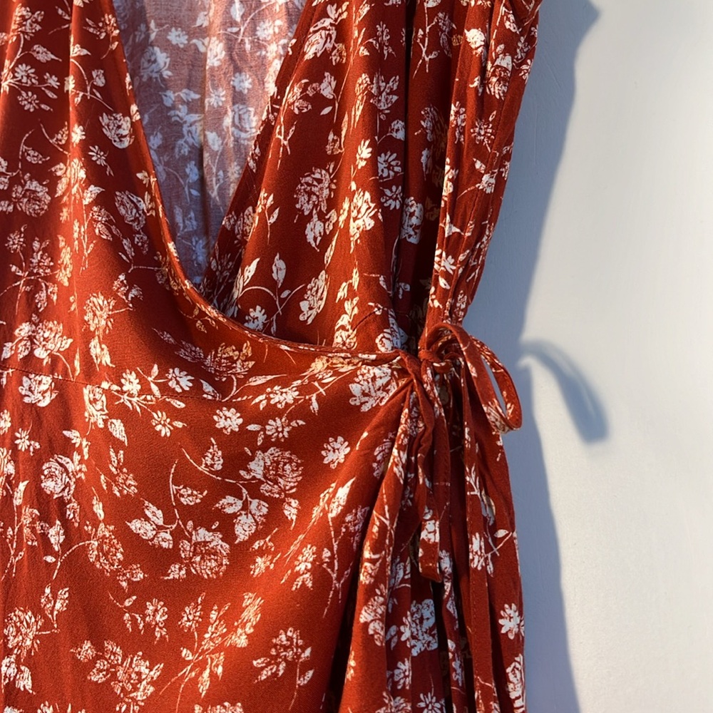 Medium Floral Wrap Dress in burnt orange by Mossimo - Picture 3 of 9